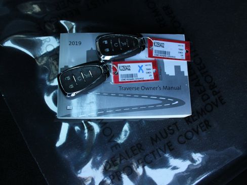 Used 2019 Chevrolet Traverse Premier w/ LPO, 'HIT The Road' Package image 29