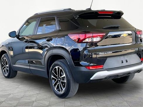 Used 2025 Chevrolet TrailBlazer LT AWD/4WD image 4