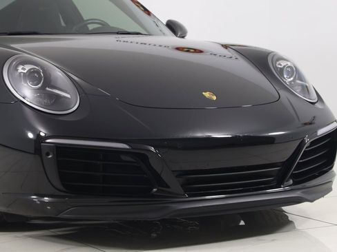 Used 2019 Porsche 911 Carrera T w/ Carrera T Interior Package image 58