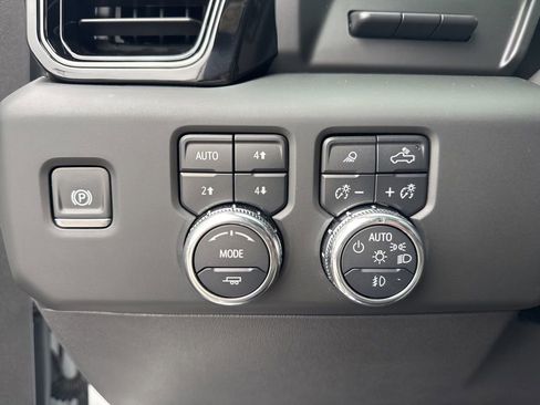 Used 2025 GMC Sierra 1500 AT4X image 57