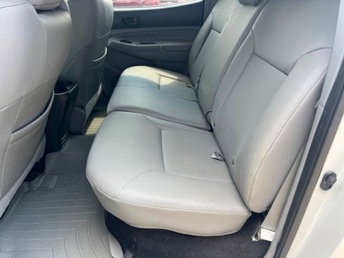 Used 2014 Toyota Tacoma Limited image 30