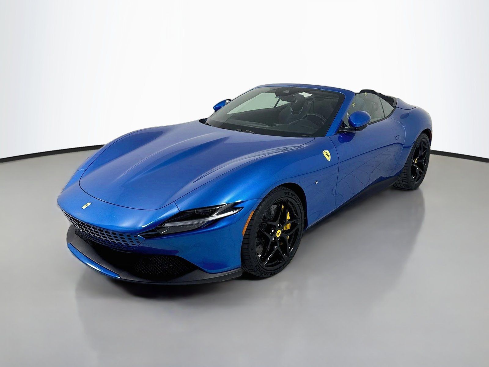Used 2025 Ferrari Roma Spider RWD image 3