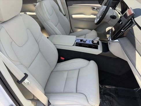 New 2026 Volvo XC90 T8 Ultra w/ Protection Package Premier AWD/4WD image 12