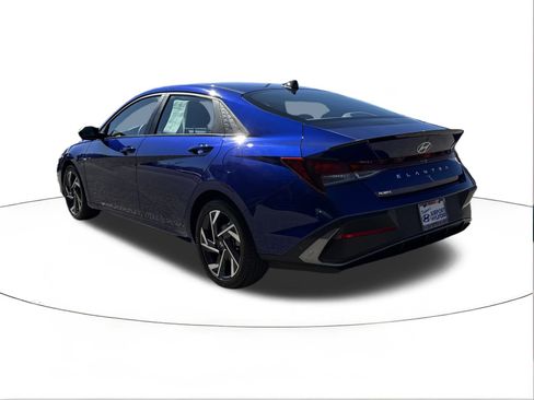 Certified 2025 Hyundai Elantra Sport image 5