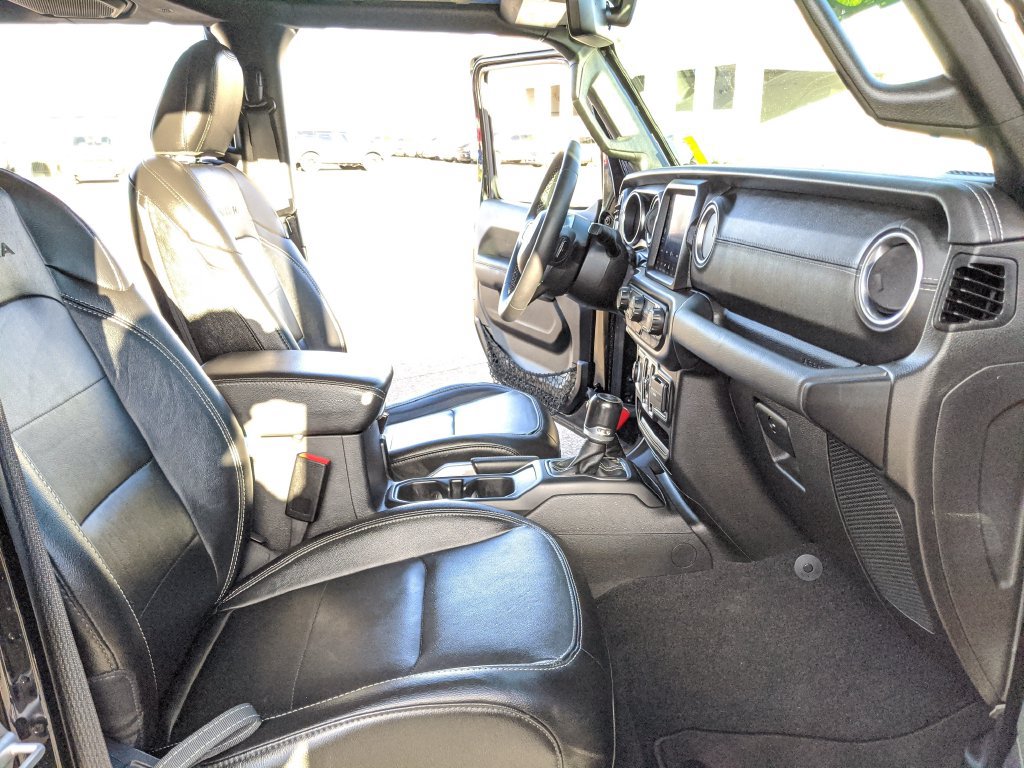 Used 2023 Jeep Wrangler Unlimited Sahara AWD/4WD image 19