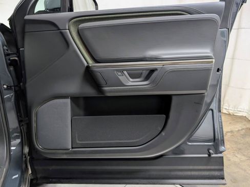 Used 2025 Rivian R1S Adventure AWD/4WD image 35