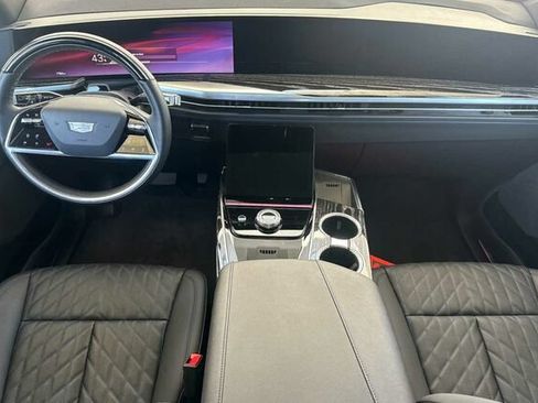 Certified 2025 Cadillac Escalade IQ Sport 1 w/ LPO, ONYX Package AWD/4WD image 13