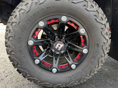 Used 2018 RAM 2500 Tradesman w/ Chrome Appearance Group image 21