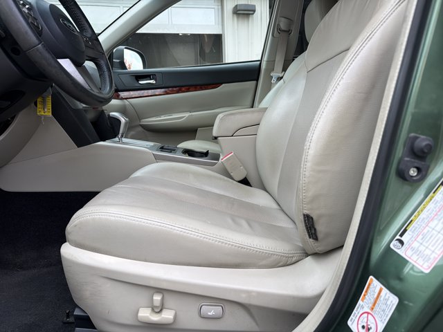 Used 2011 Subaru Outback 2.5i Limited w/ PWR Moonroof Pkg AWD/4WD image 13