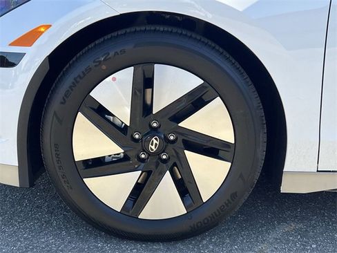 New 2025 Hyundai Ioniq 6 SE image 30