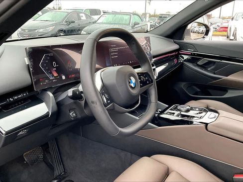 Used 2024 BMW 530i 530i w/ Convenience Package image 15