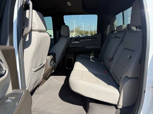 Used 2024 GMC Sierra 1500 SLT image 25