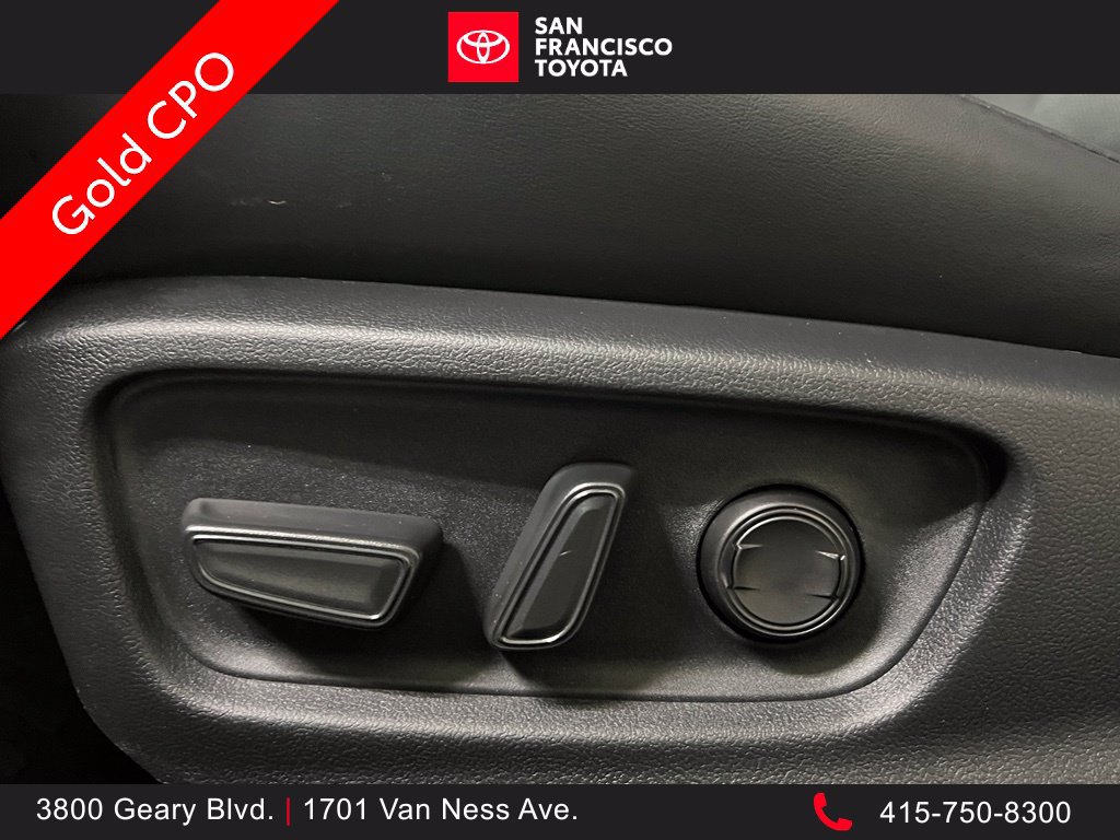 Certified 2027 Toyota Prius XLE FWD image 12