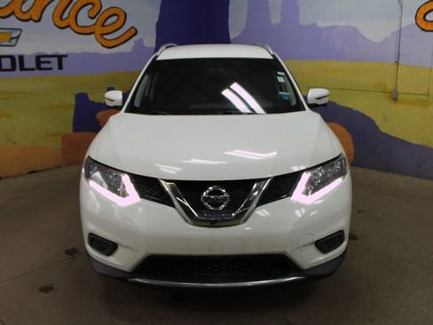 Used 2016 Nissan Rogue SV w/ SV Premium Package FWD image 3