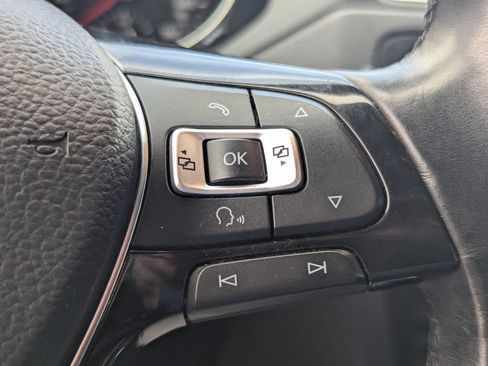 Used 2017 Volkswagen Jetta SE FWD image 19