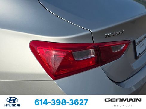 Used 2022 Chevrolet Malibu LS FWD image 16