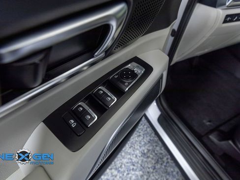 Used 2022 Kia Telluride EX w/ EX Premium Package image 12