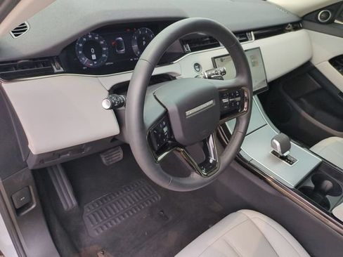 Used 2024 Land Rover Range Rover Evoque S AWD/4WD image 7