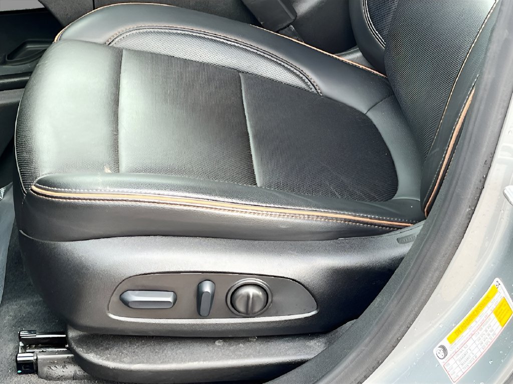 Used 2023 GMC Acadia AT4 w/ LPO, Floor Liner Package AWD/4WD image 20