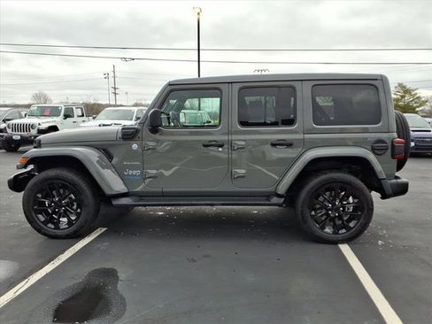 Used 2021 Jeep Wrangler Unlimited Sahara w/ Cold Weather Group image 4