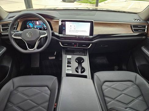 Used 2024 Volkswagen Atlas SE FWD image 10