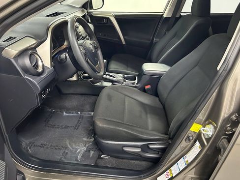 Used 2014 Toyota RAV4 LE AWD/4WD image 12