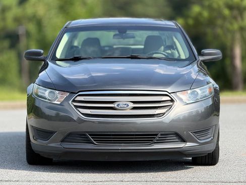 Used 2016 Ford Taurus SE FWD image 3