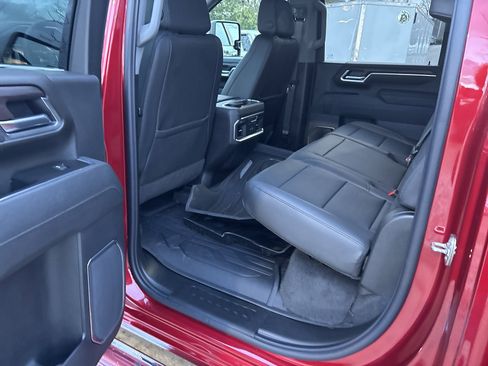 New 2026 GMC Sierra 2500 SLT w/ SLT Premium Package AWD/4WD image 17
