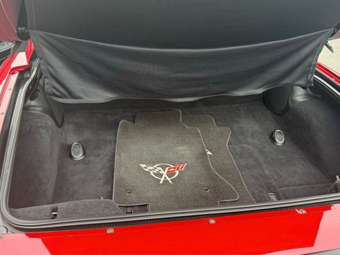 Used 2004 Chevrolet Corvette Base w/ Preferred Equipment Group image 24