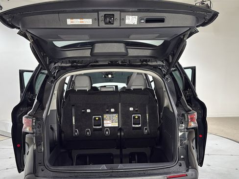 Used 2024 Toyota Sienna XLE image 16