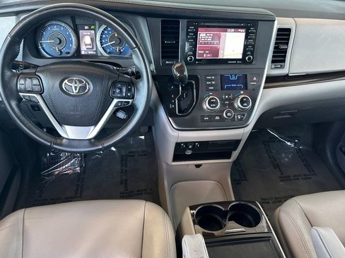 Certified 2018 Toyota Sienna XLE w/ XLE Navigation Package FWD image 16