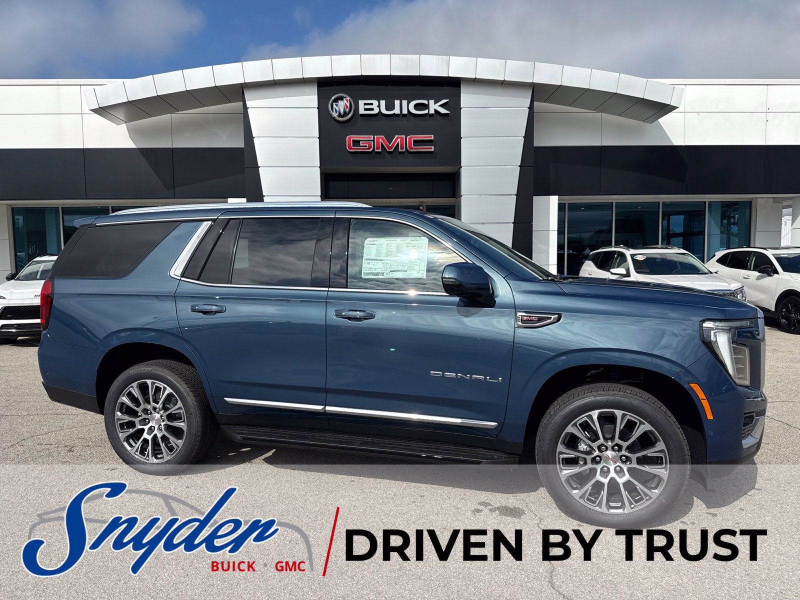 New 2026 GMC Yukon Denali w/ Advanced Technology Package AWD/4WD image 2
