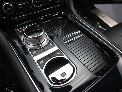 Used 2011 Jaguar XJ L image 29