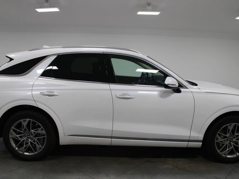 Used 2025 Genesis GV70 2.5T AWD/4WD image 11