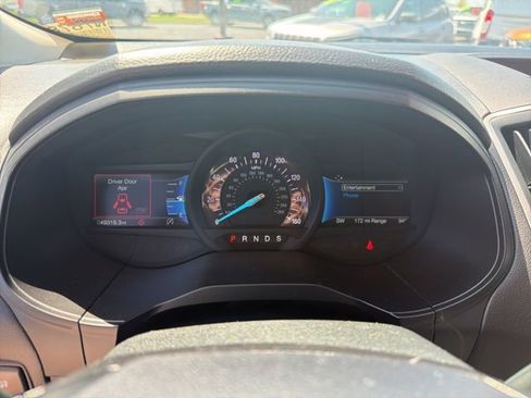 Used 2024 Ford Edge SEL AWD/4WD image 15