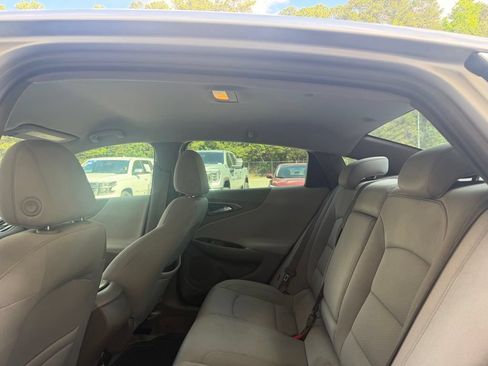 Used 2017 Chevrolet Malibu LS FWD image 9