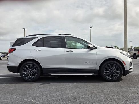Certified 2022 Chevrolet Equinox RS FWD image 7