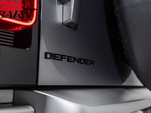 Used 2024 Land Rover Defender 110 S image 14