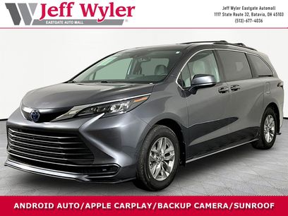 Used 2025 Toyota Sienna LE w/ LE Plus Package