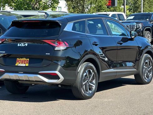 Used 2024 Kia Sportage LX AWD/4WD image 4