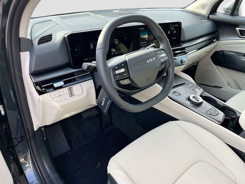 New 2026 Kia Sportage EX image 16