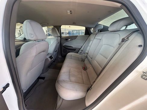 Used 2025 Chevrolet Malibu LT image 33