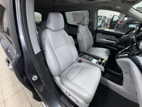 Used 2024 Honda Odyssey Touring image 16