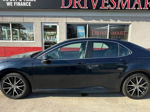 Used 2021 Toyota Camry SE FWD image 5