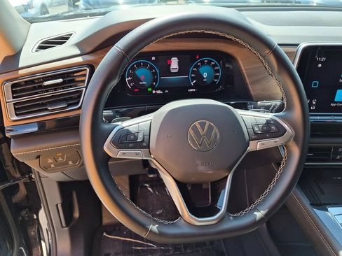 Used 2025 Volkswagen Atlas SE AWD/4WD image 22