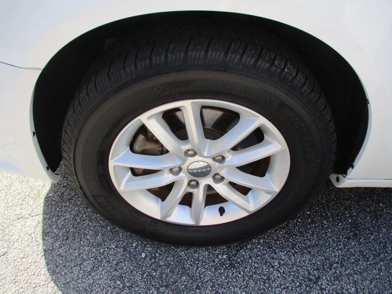 Used 2018 Dodge Grand Caravan SXT w/ Driver Convenience Group FWD image 31