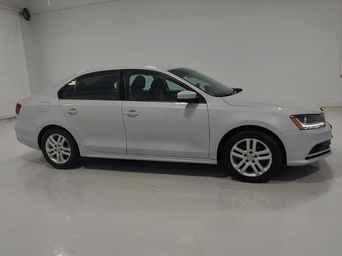Used 2018 Volkswagen Jetta S w/ Cold Weather Package FWD image 11