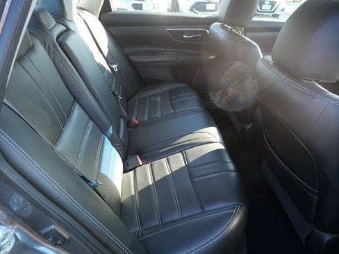 Used 2014 Nissan Altima 2.5 S w/ Sport Value Package image 25