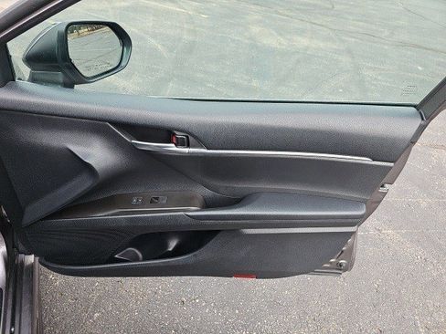 Used 2022 Toyota Camry SE image 15