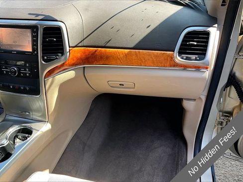 Used 2011 Jeep Grand Cherokee Overland AWD/4WD image 11